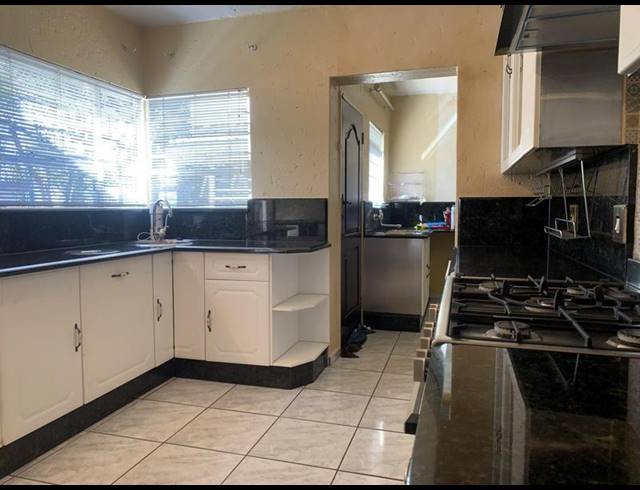 4 BEDROOM HOUSE FOR SALE IN SUNWARD PARK